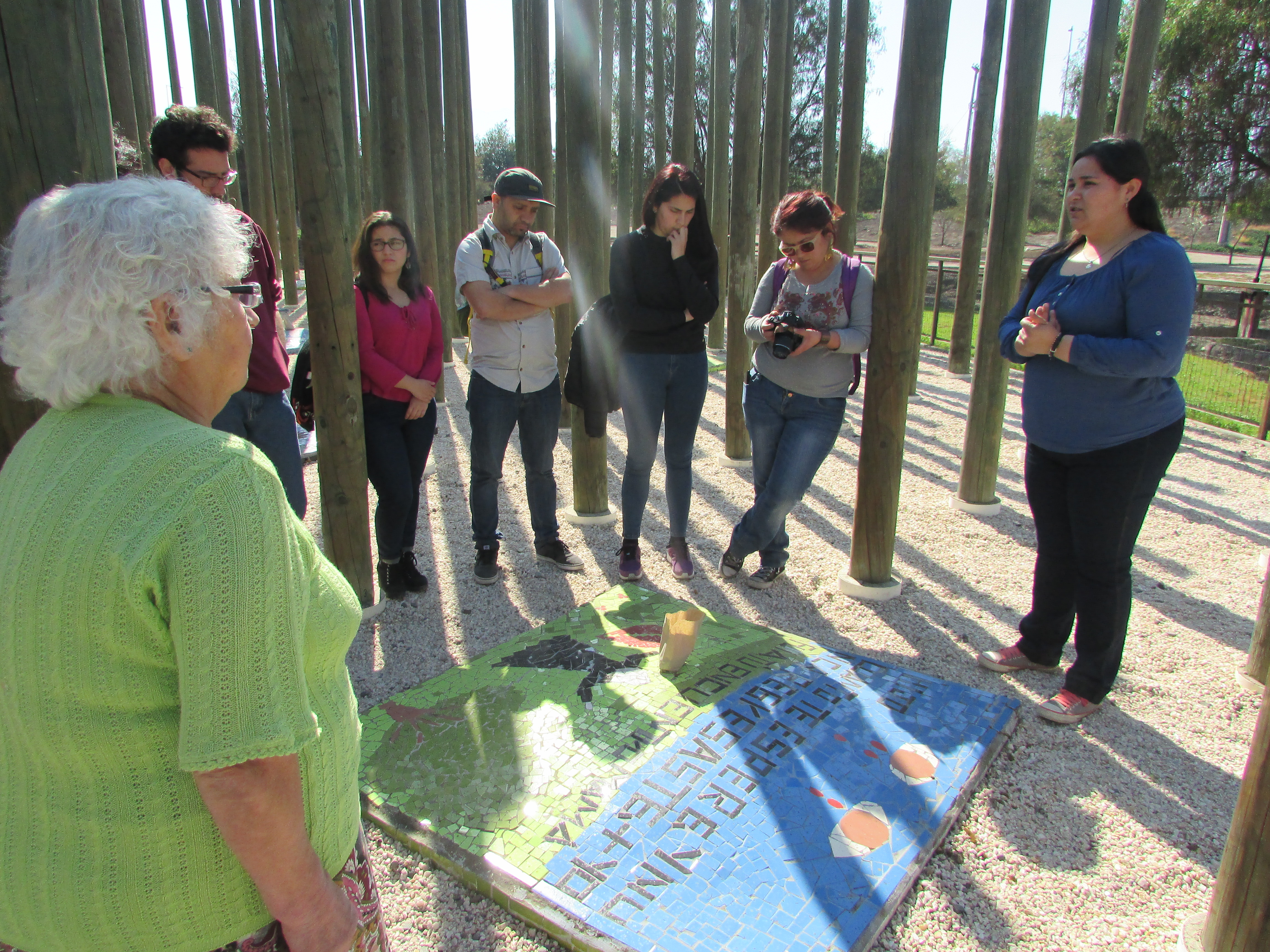 Visitan el memorial Estudiantes del Diplomado IDEA-USACH