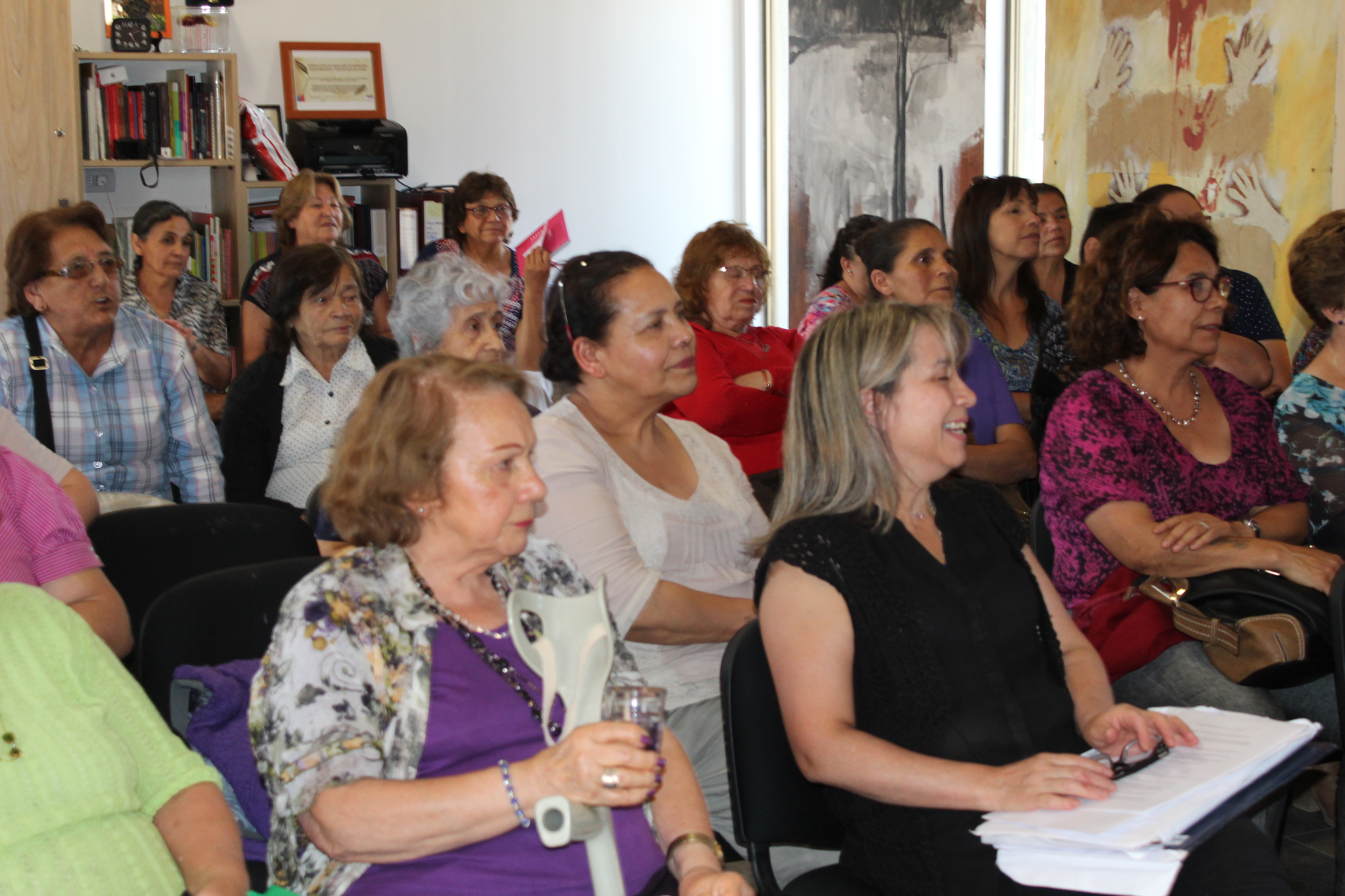 Memorial de Paine rinde homenaje a sus mujeres reconociendo 45 años de lucha