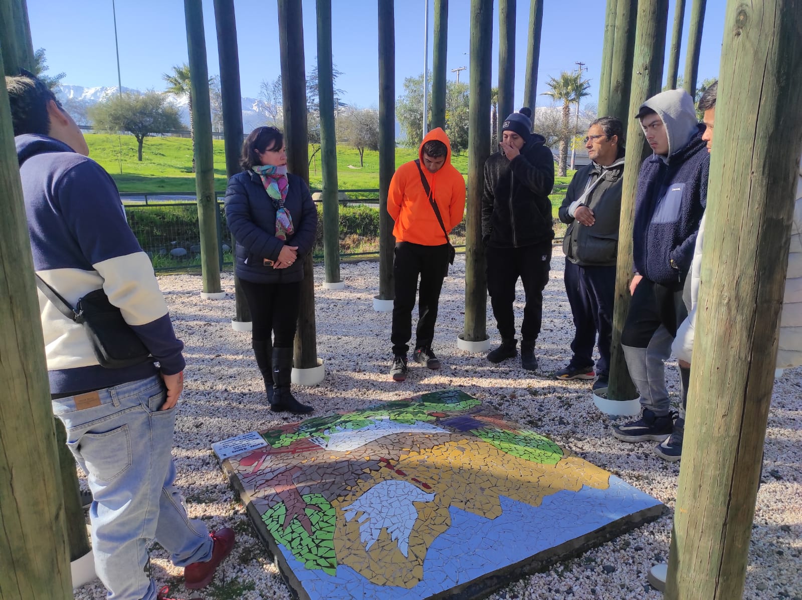 Jóvenes de la Fundación Avatar visitan Memorial Paine