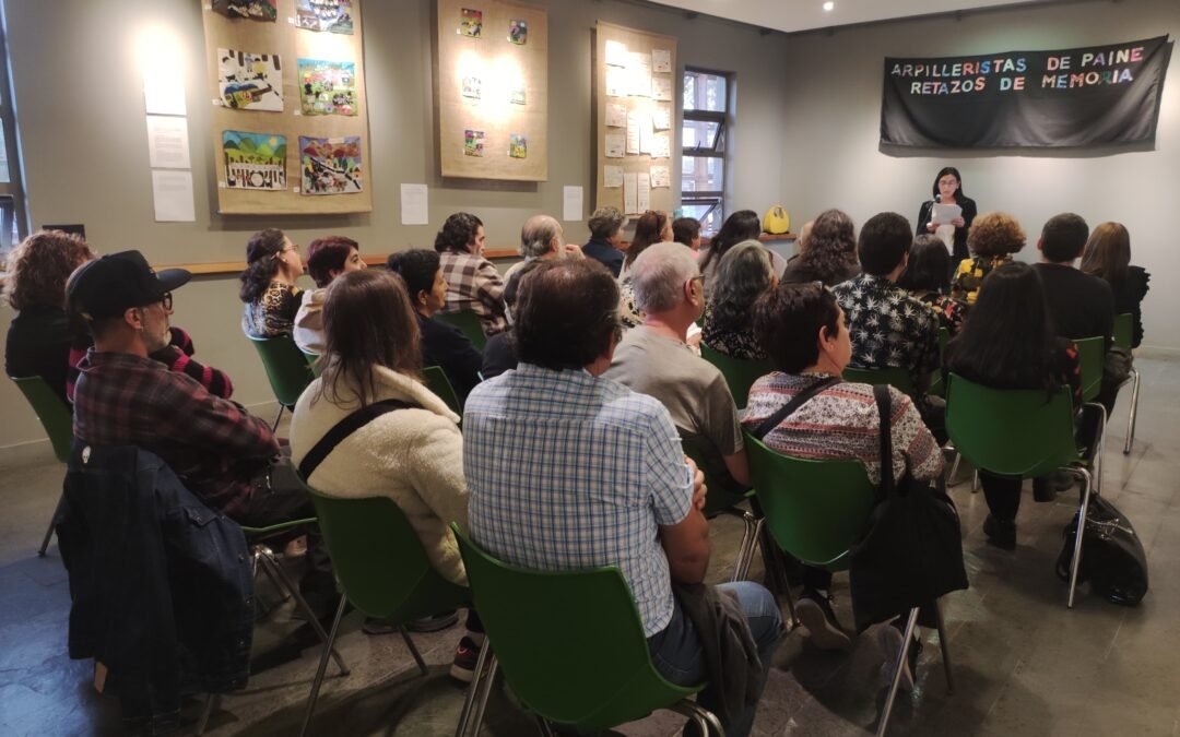 Inauguración de la exposición de arpilleras en el Centro Cultural de Paine y reconocimiento a la labor por Los 70 de Paine.