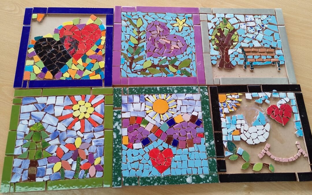 Taller de mosaicos con Mujeres Jefas de Hogar en Paine